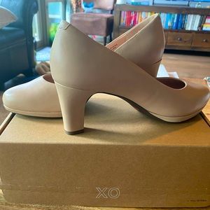 Rockport Total Motion Leah Pump - Natural Beige